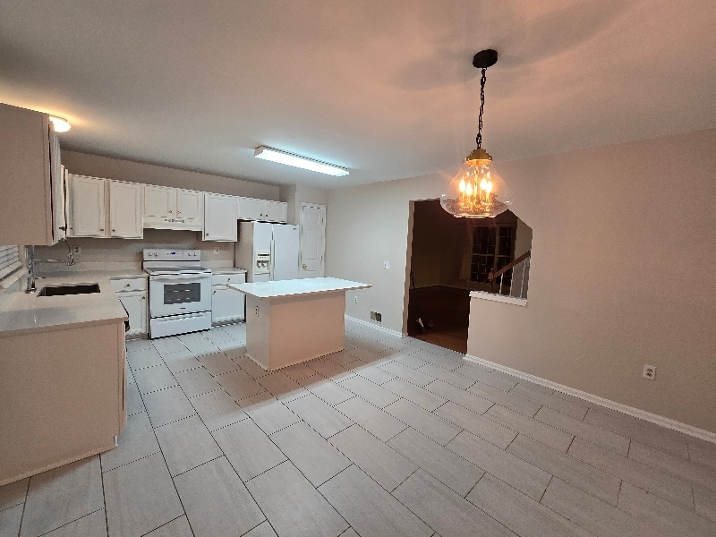 Building Photo - 16 Windbluff Ct