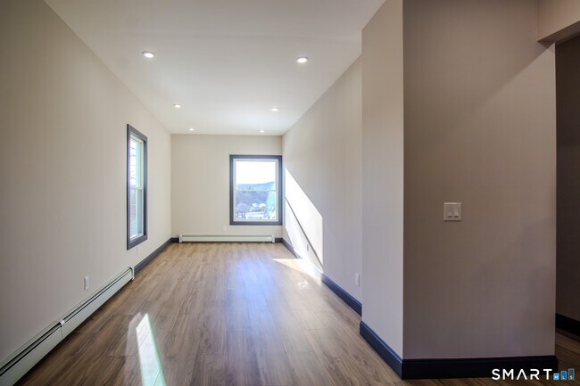 Building Photo - 133 North St