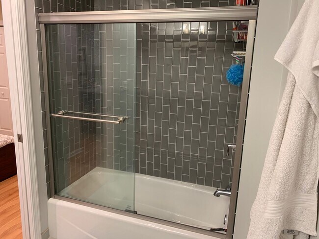 Building Photo - 1630 N Cleveland Ave