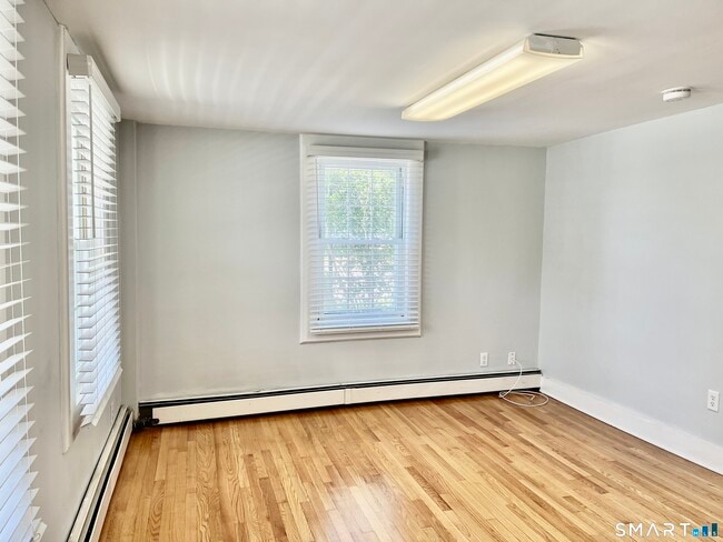 Building Photo - 71 Norwich Ave