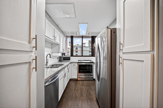 Building Photo - 5150 Hidalgo St
