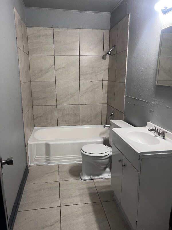 Building Photo - 426 W 75th St