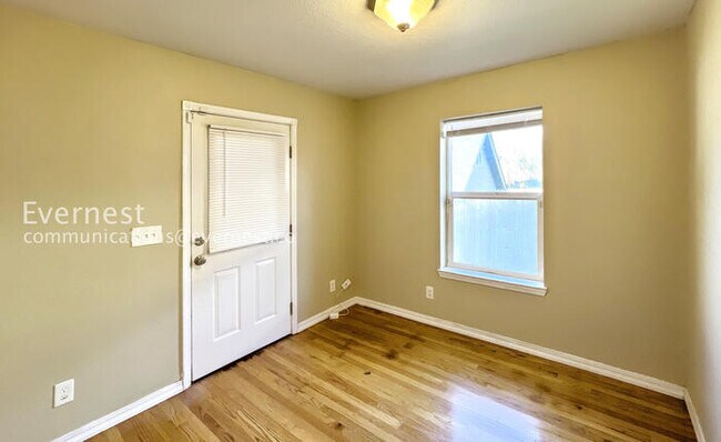 Building Photo - 6147 NE 9th Ave