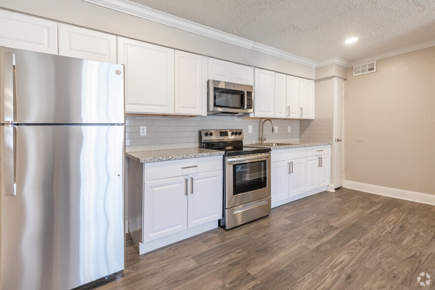 1 BR, 1 BA - Kitchen - Aspenwood