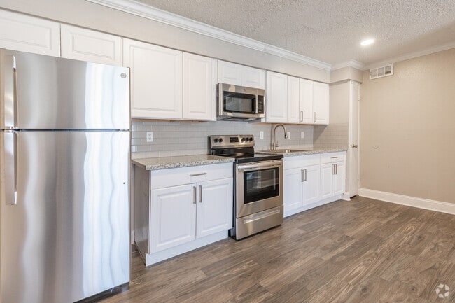 1 BR, 1 BA - Kitchen - Aspenwood