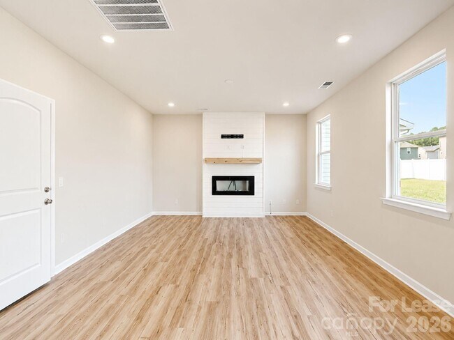 Building Photo - 5030 Markfield Ln