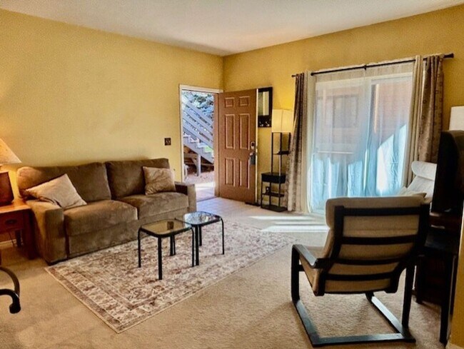Building Photo - Furnished 2 Bedroom Condo in Sunriver For ...