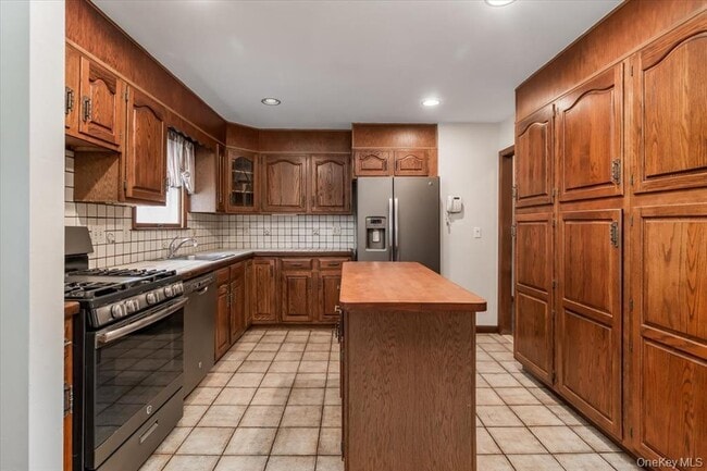 Building Photo - 18 Brandywine Dr