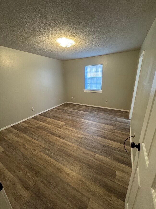 Master Bedroom - 201 Austin Cir