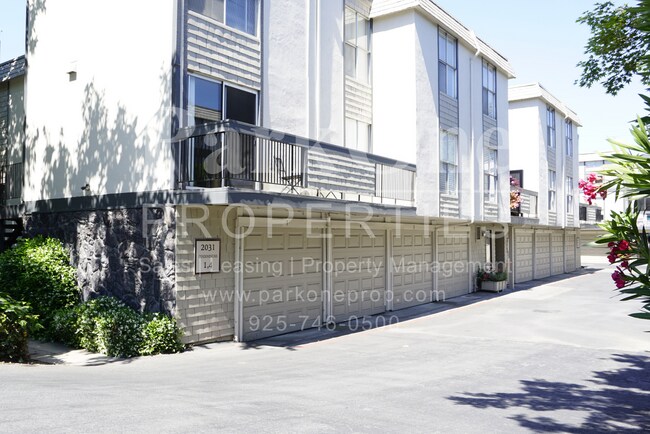 Building Photo - Well-Maintained 2-Bedroom Condo | Garage +...