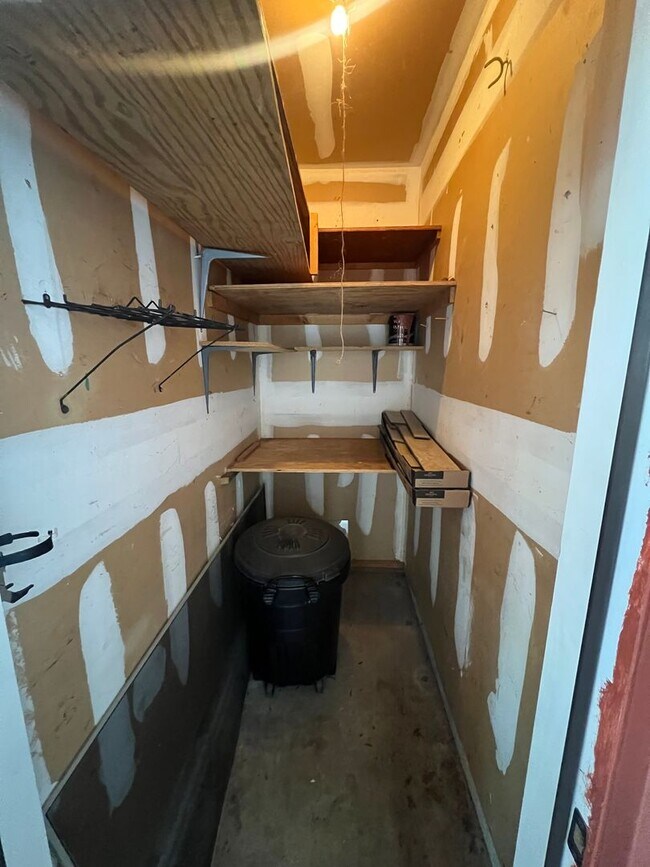 Building Photo - 833 Gas Light Ln