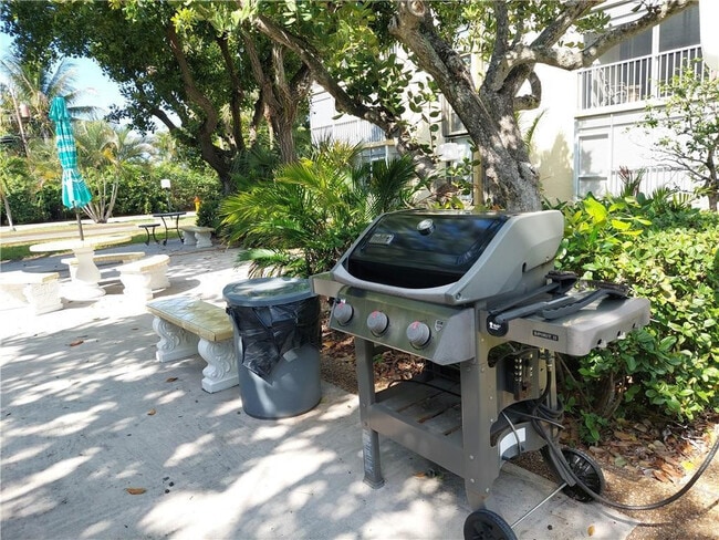 Building Photo - 367 S Federal Hwy