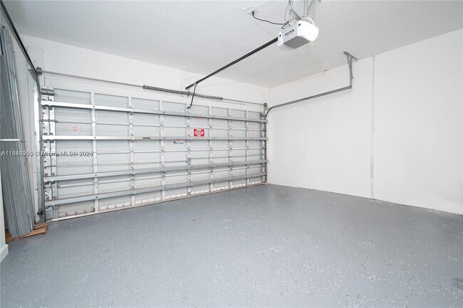 Building Photo - 7042 NW 114th Ct