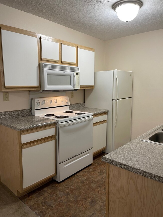 Floorplan - Cromwell Park Apartments