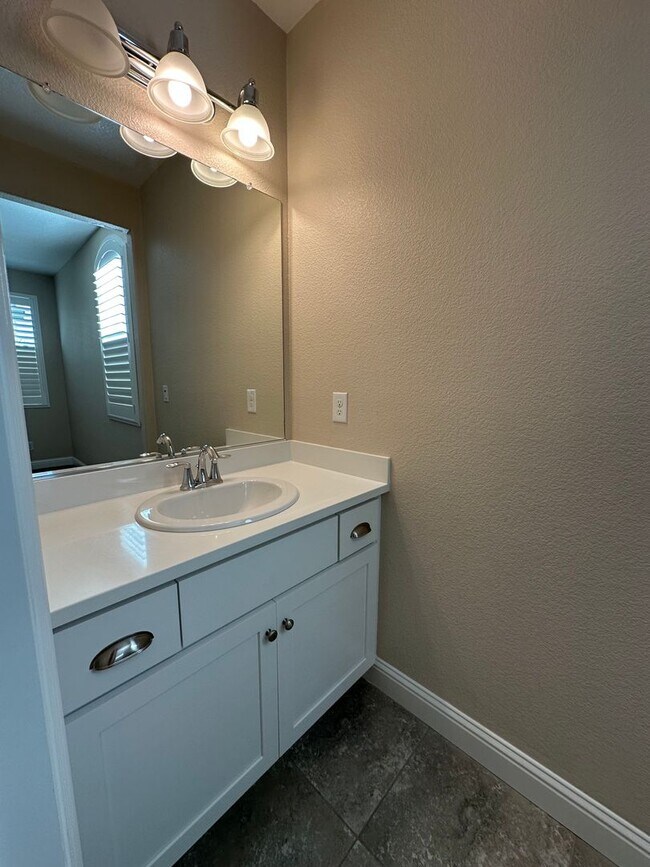 Building Photo - Impressive All Single Story 3 Bedroom, 2.5...