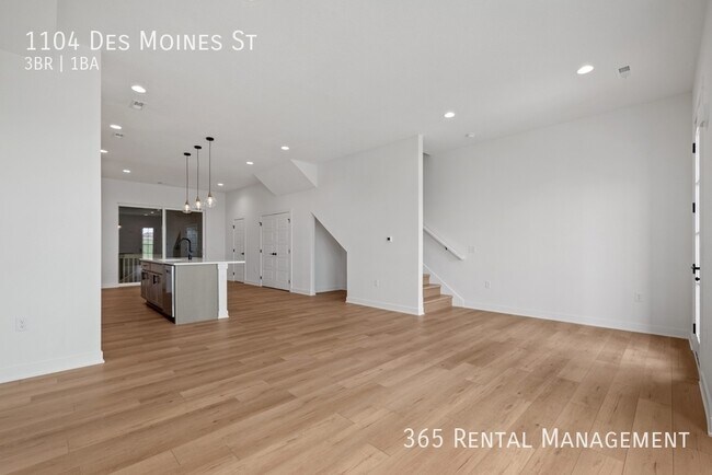 Building Photo - 1104 SW Des Moines St