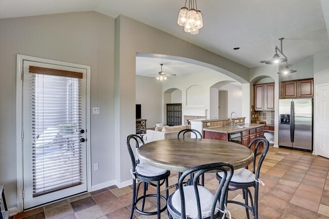 Building Photo - 9127 Morningstar Dr