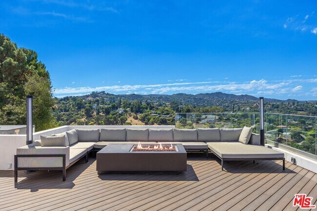 Building Photo - 3911 Cody Rd