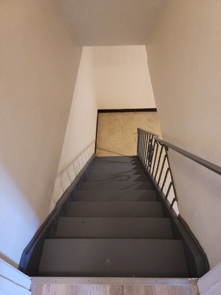 Building Photo - 2200 Harsh Ave SE