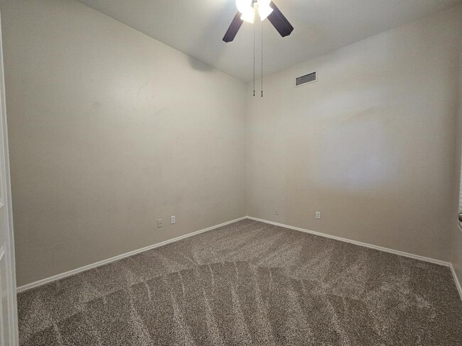 Building Photo - 2294 E Cherry Hills Pl