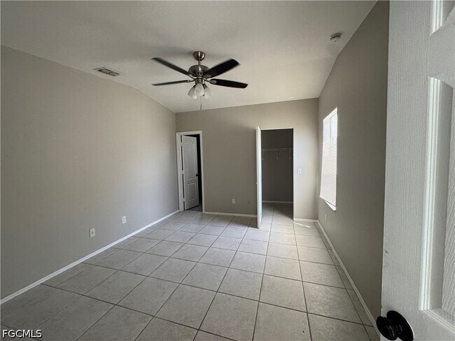 Building Photo - 1700 NE 12th St