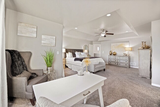 Building Photo - 580 Boxwood Dr