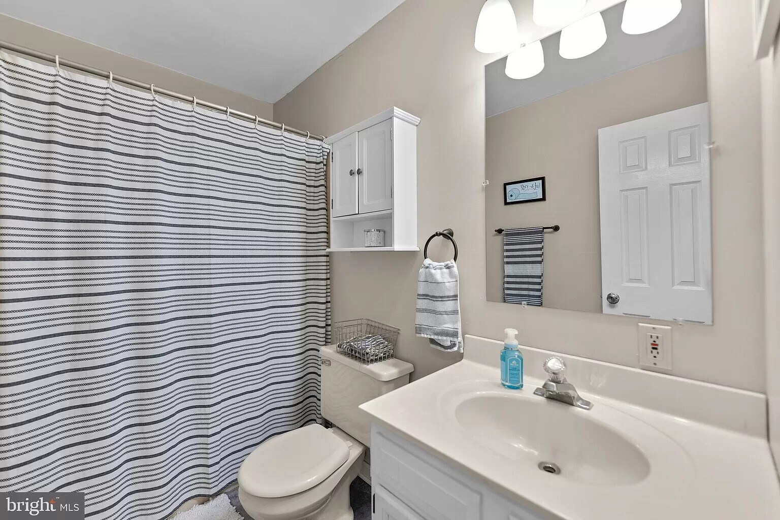 Building Photo - 1196 Spruce Ave