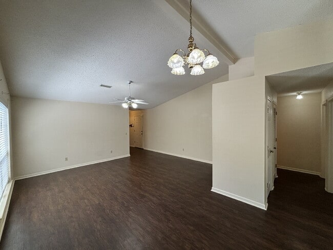 Building Photo - 113 Woodleigh Rd