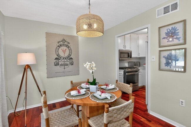 Building Photo - 462 Worthington Rd