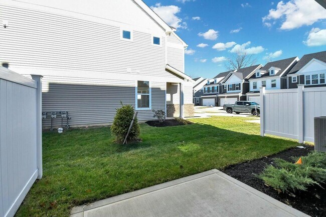 Building Photo - 5600 Wheatly Rd