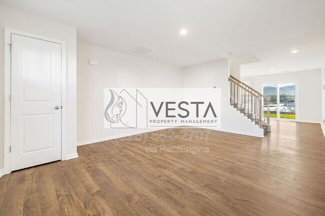 Building Photo - 30 Benedict Ln