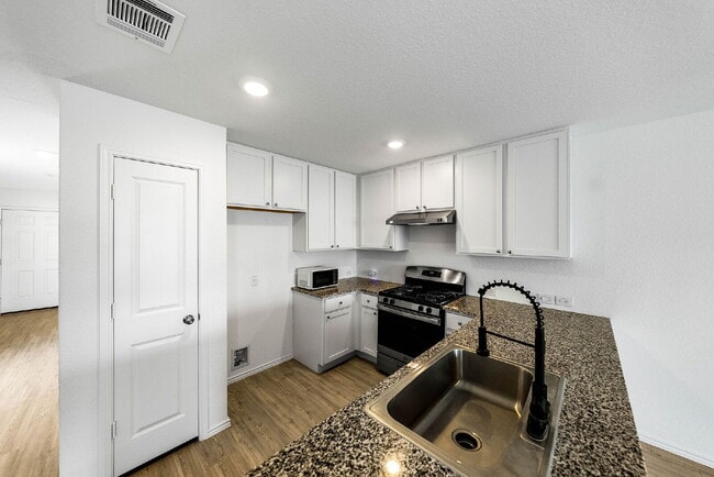 Building Photo - Up to 1 Month of FREE RENT!!!