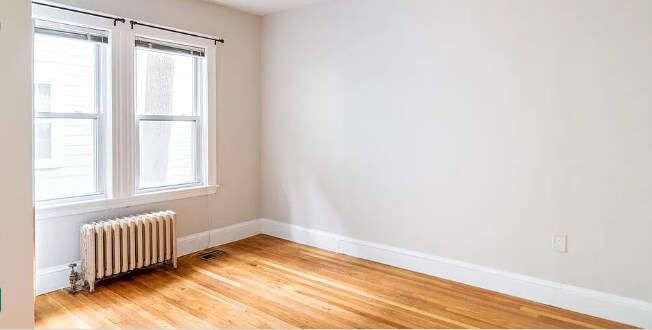 Building Photo - 122 Hillside St