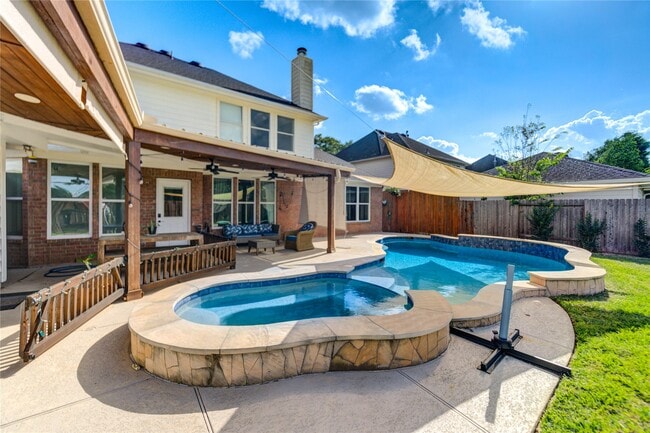 Building Photo - 6206 Clear Canyon Dr