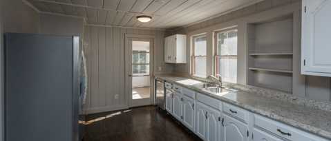 Building Photo - 835 Cathcart Terrace