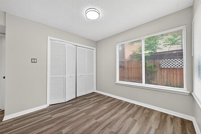 Building Photo - 12307 Gambit Dr