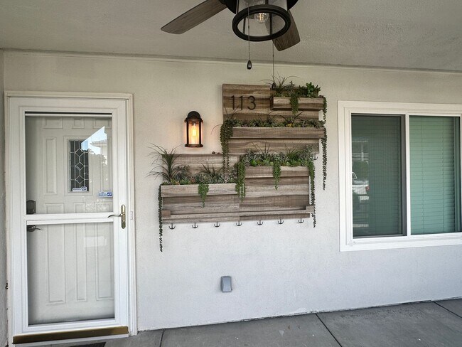 Building Photo - Beautiful 2-bedroom, 2-bathroom condo alon...