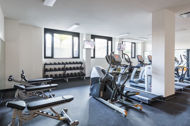 Building Photo - 181 Front St