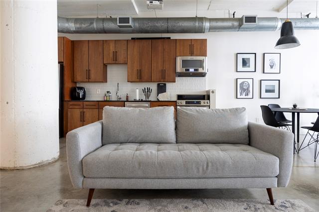 Building Photo - 1122 Jackson St