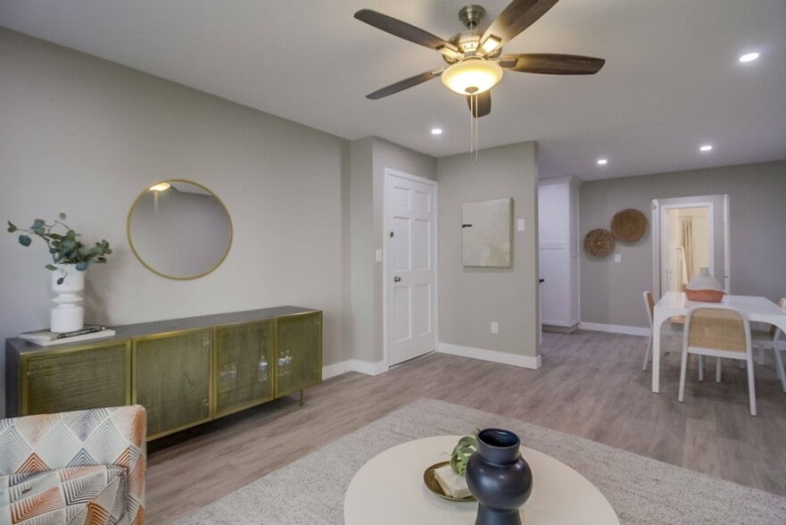 Interior Photo - THE POINTE - JUST RENOVATED! Luxurious Community, W/D In Unit