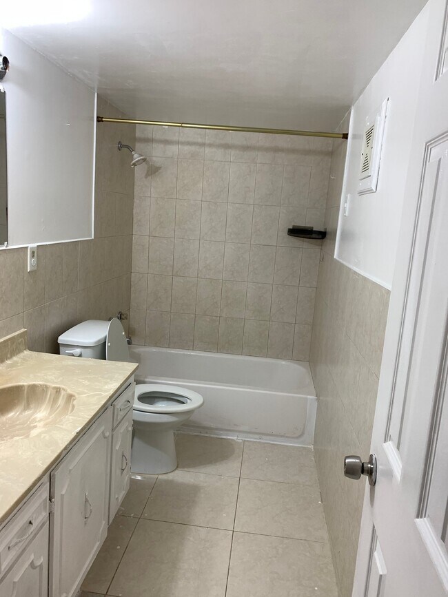 Building Photo - 5453 NW 169th Terrace