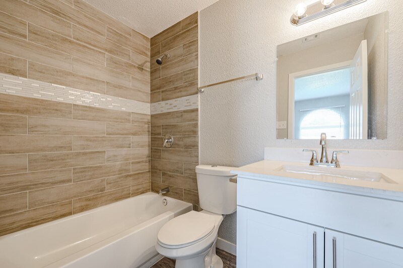 Building Photo - 1159 W Drummer Ave