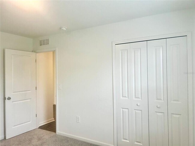 Building Photo - 8432 SW 41st Cir
