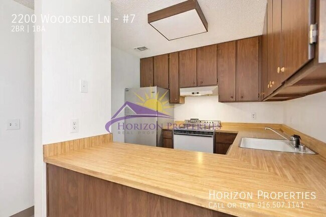 Building Photo - 2200 Woodside Ln