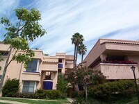 Building Photo - Terrific 1Br/1.5Ba Condo in Gated Masters Hill W/ Golf Course Views