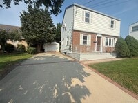 Building Photo - 410 Herricks Rd