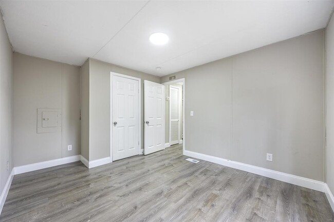 Building Photo - 9935 Baylor Ave