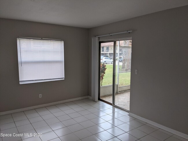 Building Photo - 3070 Sir Hamilton Cir