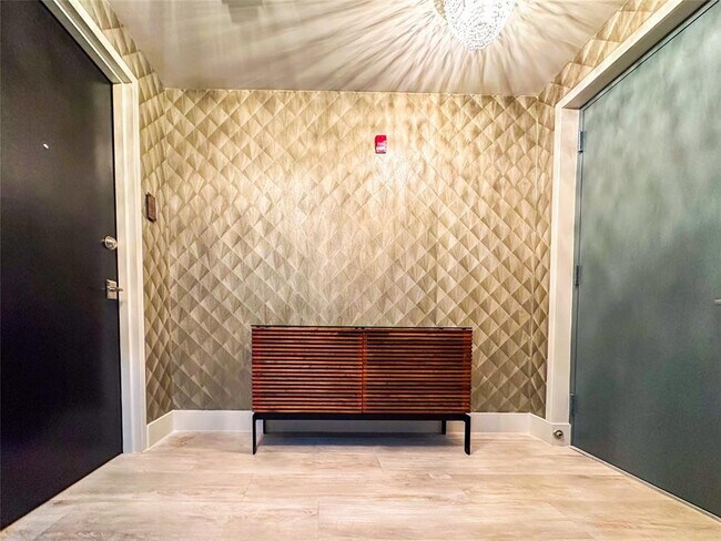 Building Photo - 2101 S Surf Rd