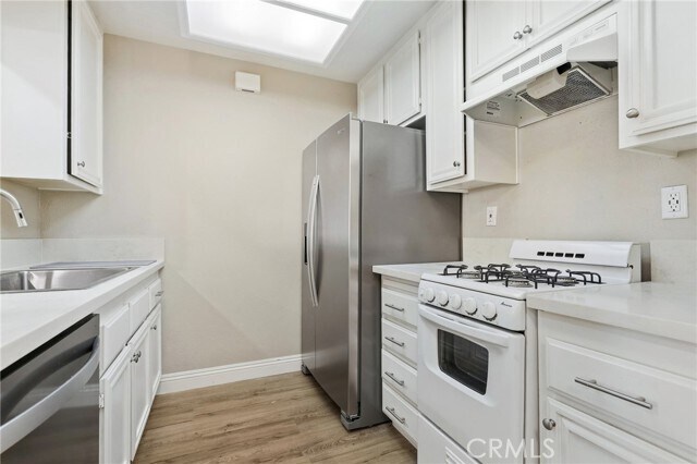 Building Photo - 31 Gaviota